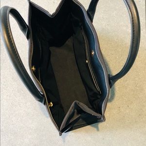 Tory Burch Bags - Tory Burch Tote Tory Burch Bags - Tory Burch Tote